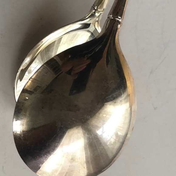 Vintage E P Zinc salad tongs, made in Italy. Natural tarnishing are on spoon - Picture 5 of 7